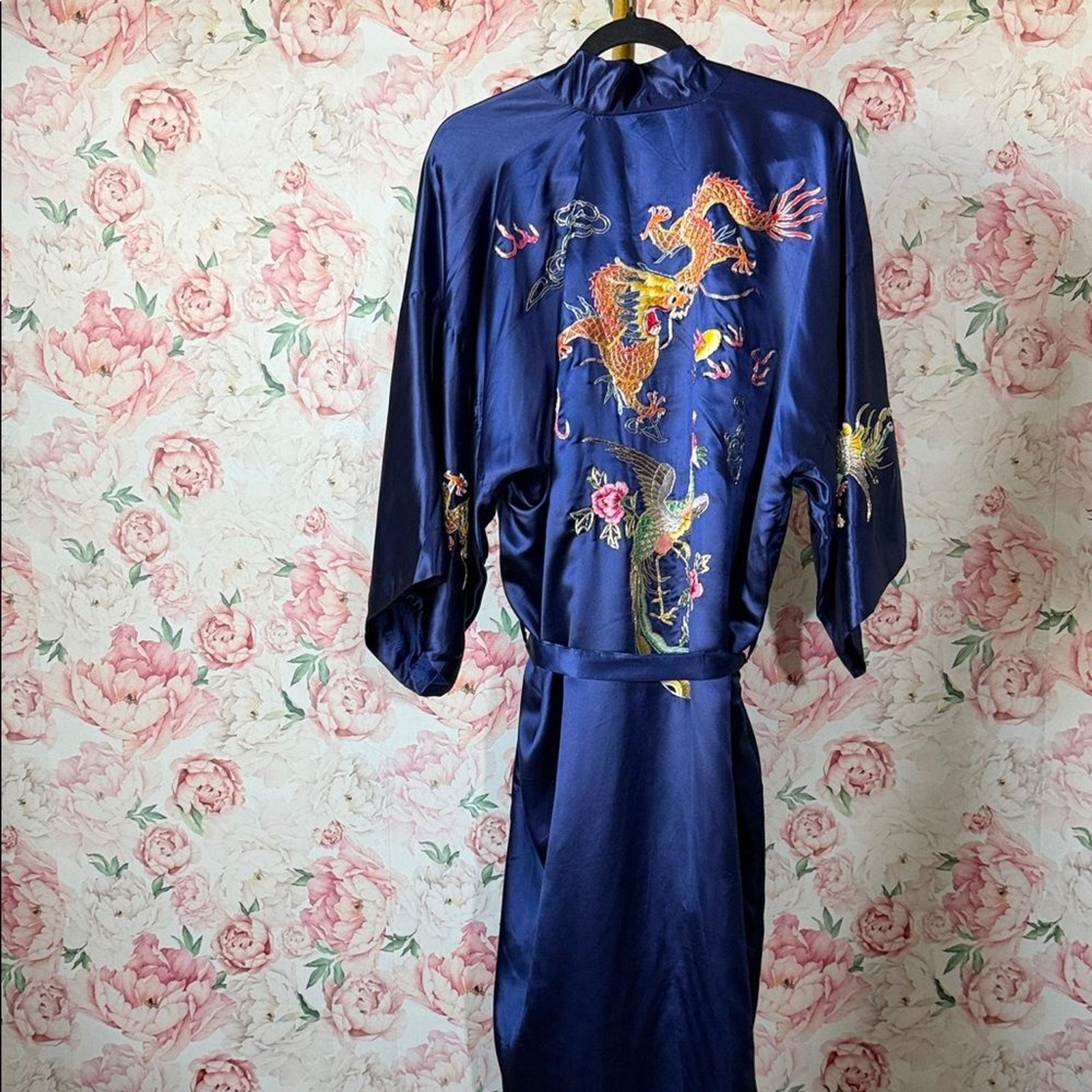 SILVER OSMANTHUS Vintage 100% Silk Hand Embroidered Robe Excellent Sz L Dragon