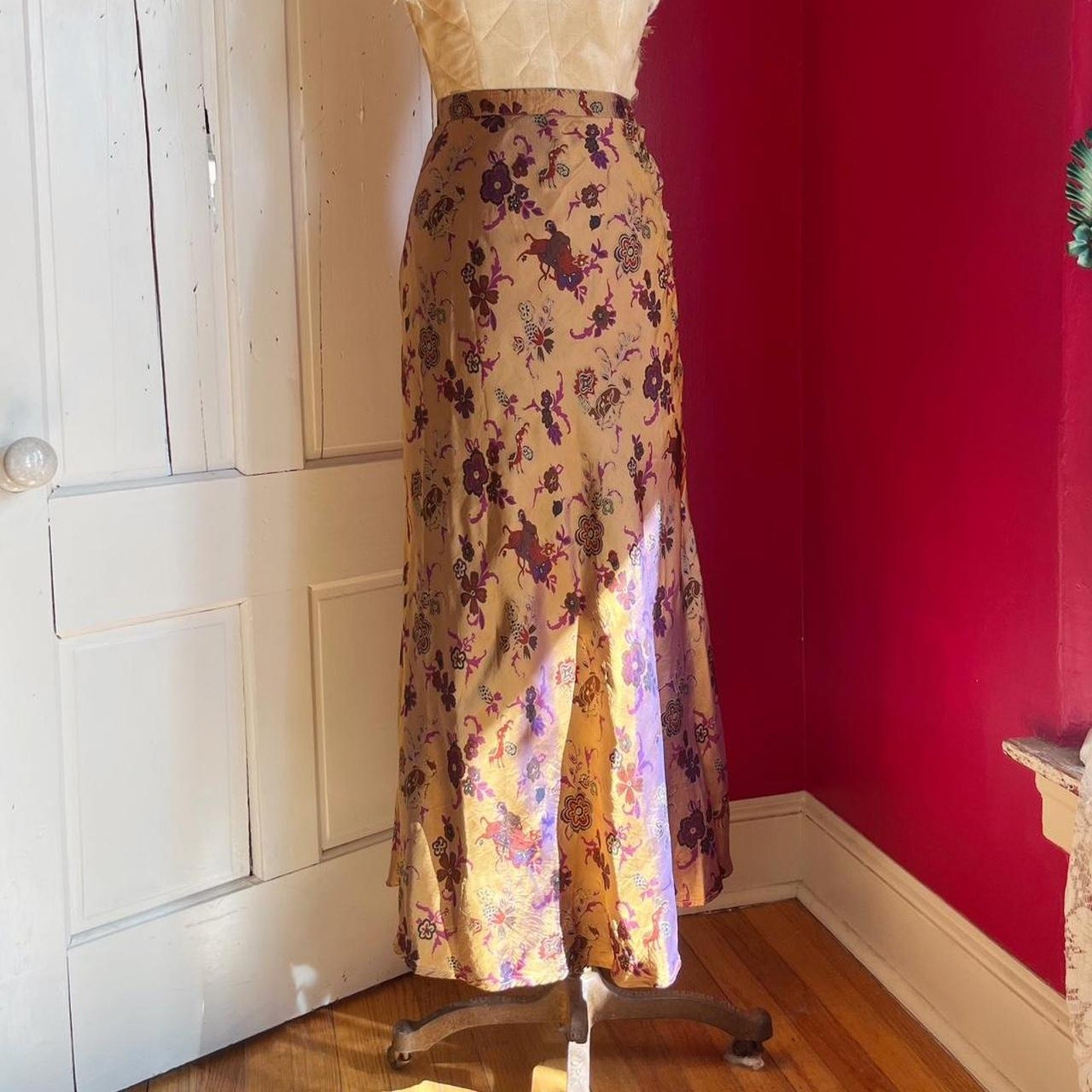 Vintage 1990s Boho Gold Satin Purple Sheen Bull & Wildcat Print Slip Skirt XS