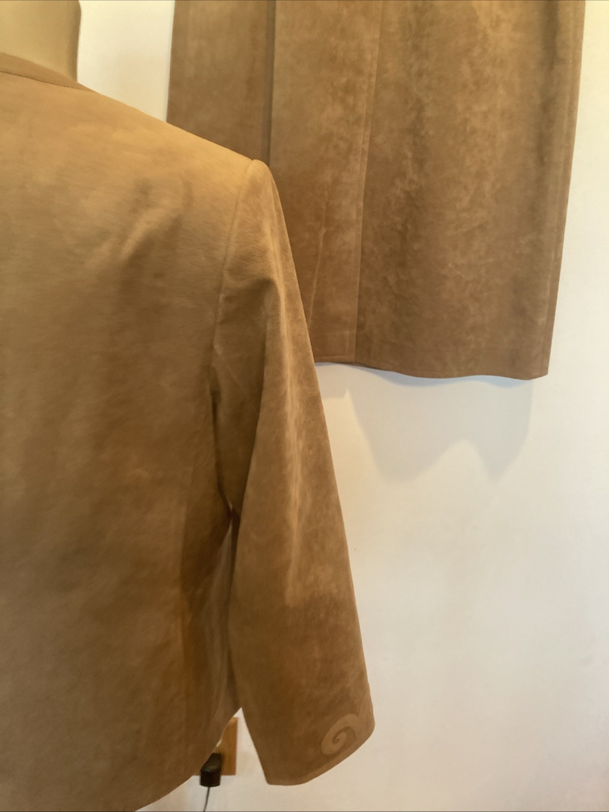 vintage faux suede size 12 brown below knee skirt suit
