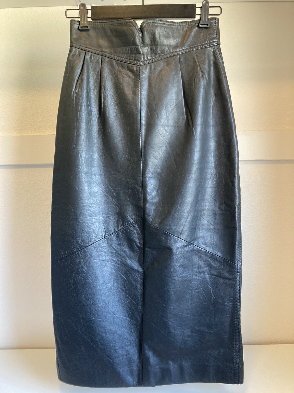 Bermans vintage black leather skirt size 6