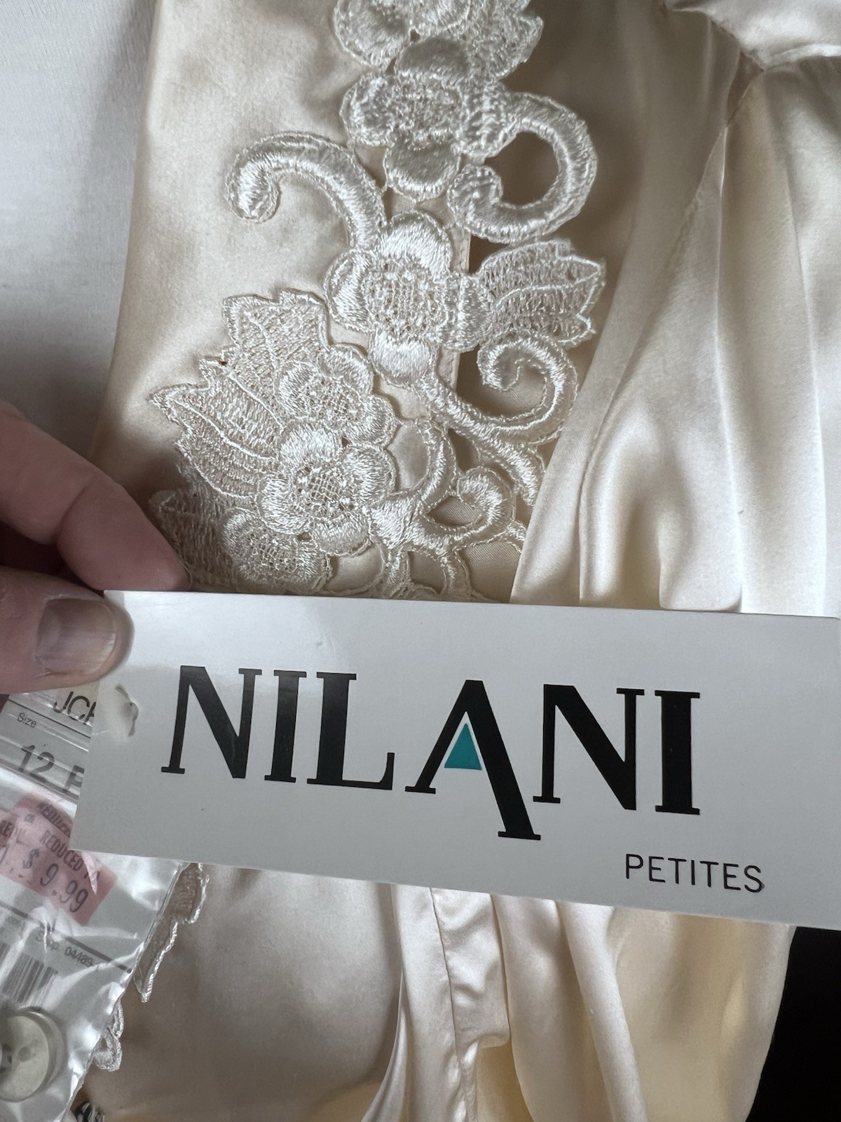 VTG 90’s Nilani Silk Blouse Embroidered Collar Buttons Petite 12 Ivory White