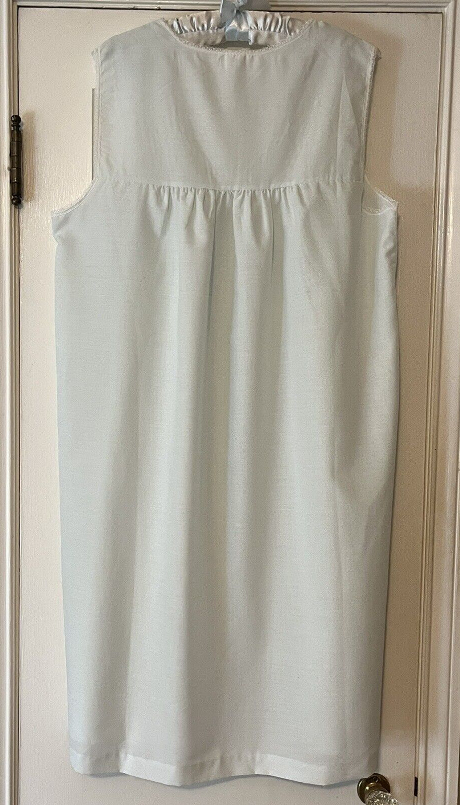 Vintage 1960s Barbizon Light Blue Nightgown w/Lace Trim & Embroidery Size Large