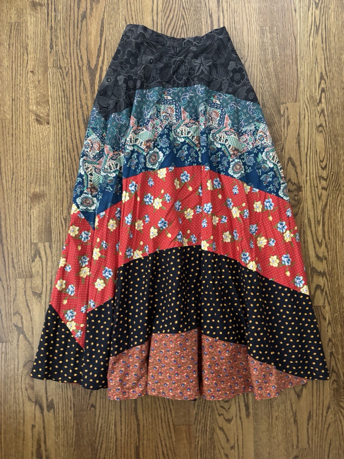 Vintage 1970’s Ma Mountain Artisans Full Circle Boho Hippie Patchwork Skirt 12