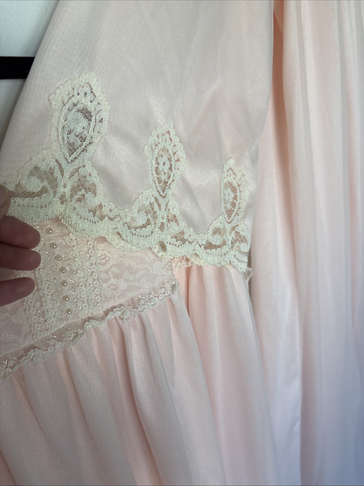 Vtg Pink Blush Evening Gown Lingerie Bridal Boutique Ivory rose Lace Detail