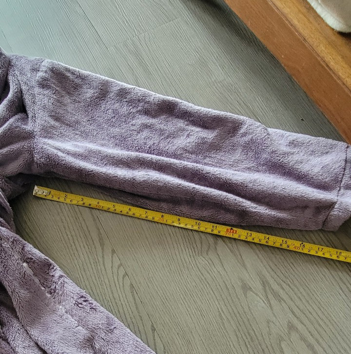 Vintage PRIVATE QUARTERS Women’s Small Lavender Plush Robe Bathrobe Made in