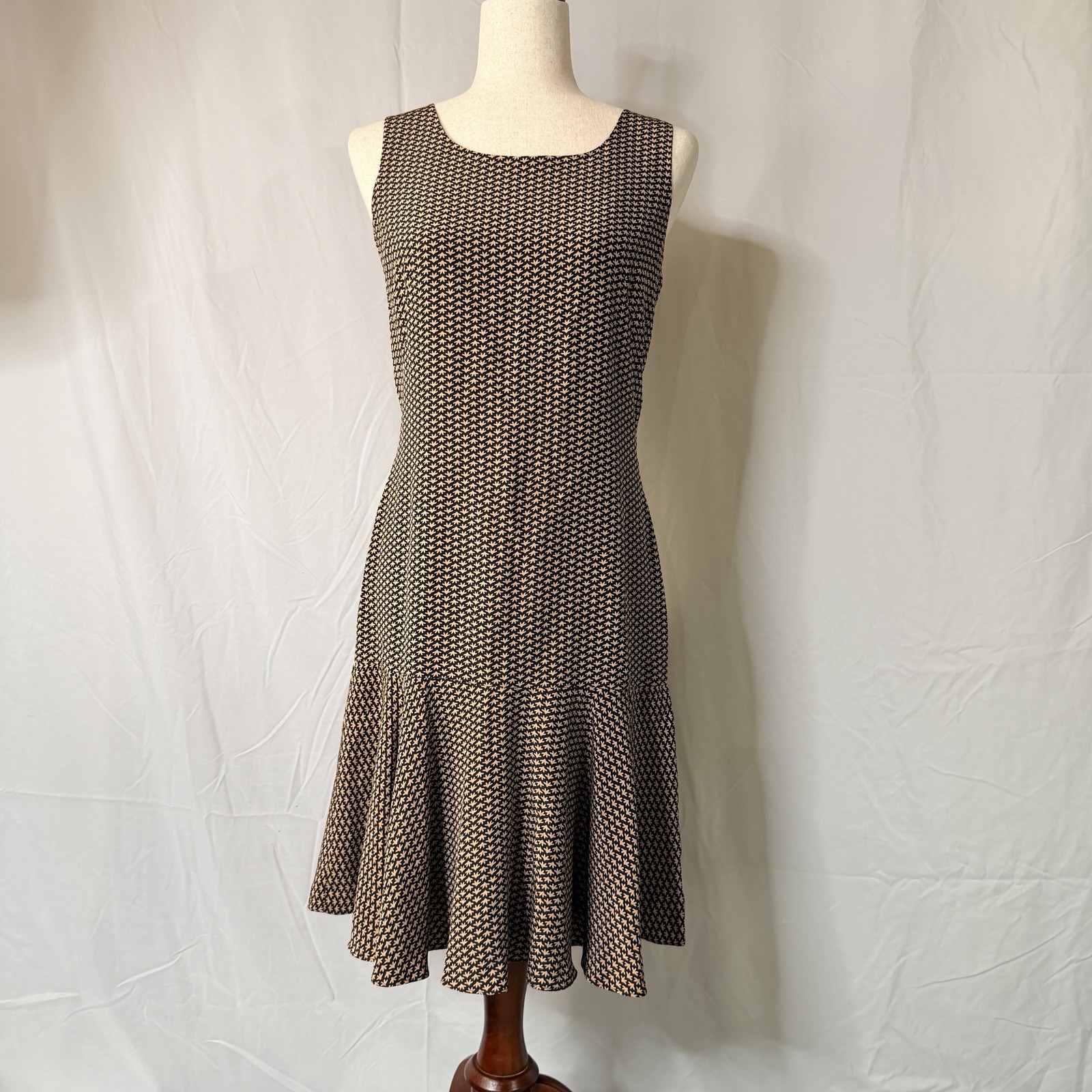 Vintage 80s Sleeveless Black and Cream Printed Midi Dress with Flared Hem Silk