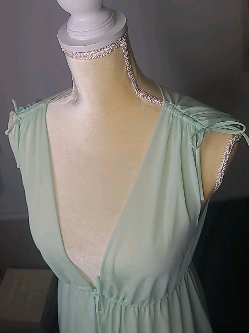 Vintage Vassarette 1970s Crepelon Sheer Nylon Slip Nightgown Long Maxi Pinup