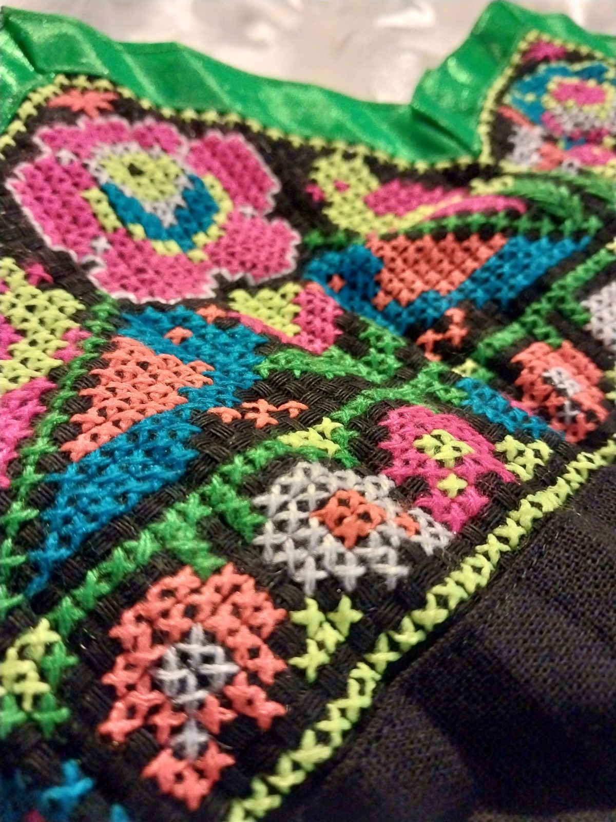 vtg Bolivia Ketchikan PERUVIAN ANDEAN WOMEN CLOTHES SKIRT POLLERA Cross stitch L