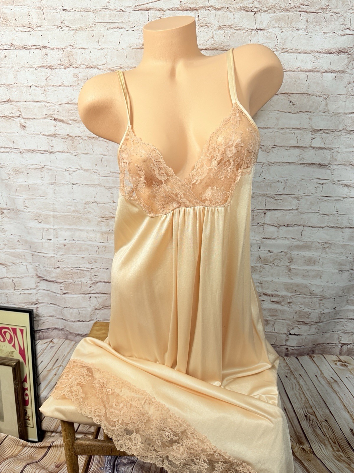 Vintage Nude Champagne Nightgown Peignoir Butter Soft Semi Sheer Lace Kayser L