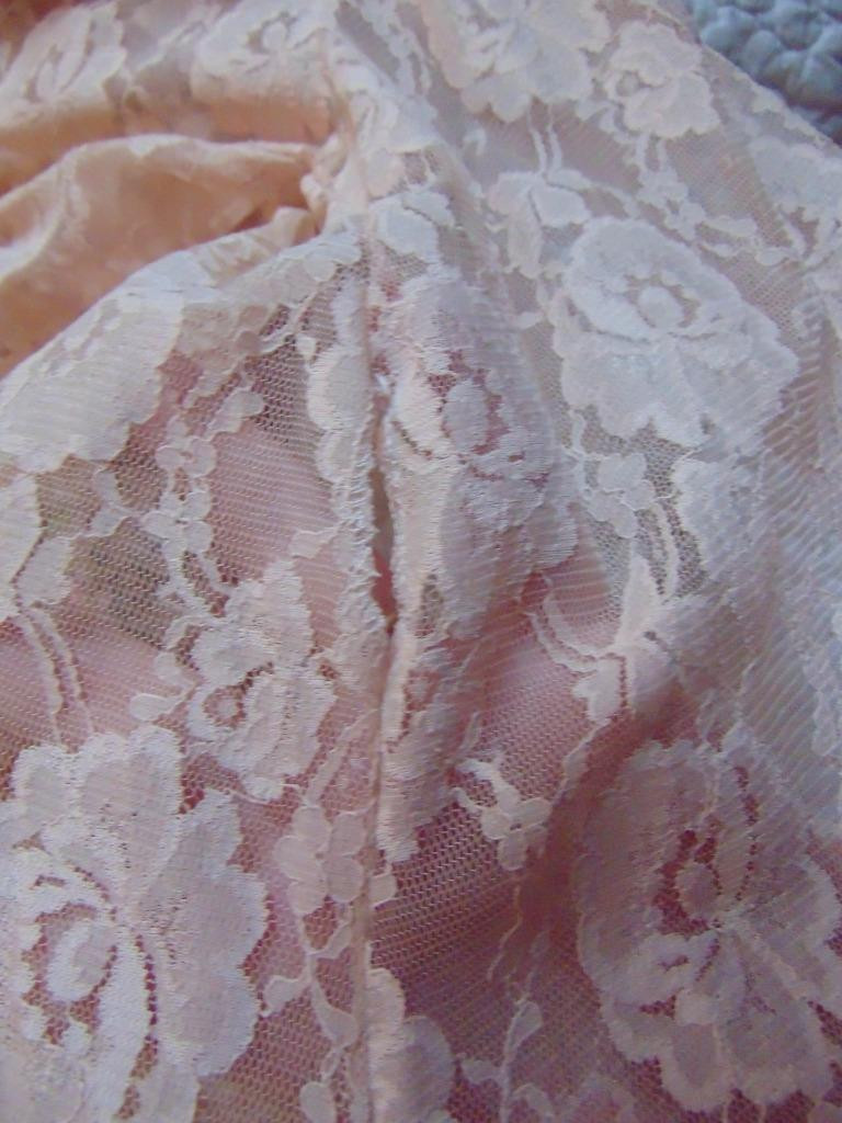 VTG Glydons Peignoir Set Chantilly Lace Bell Sleeve Robe Nylon Gown 36B