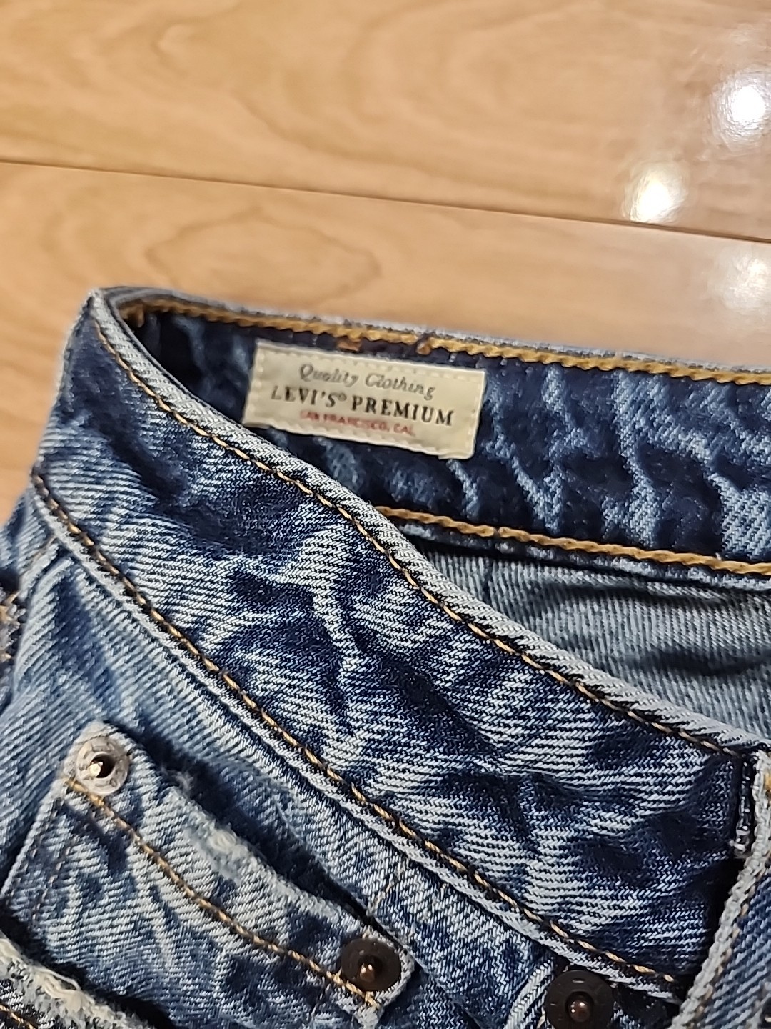 Vintage Levis With Big E Leather Patch Acid Wash Blue Low Loose Sz 26×32 Frayed
