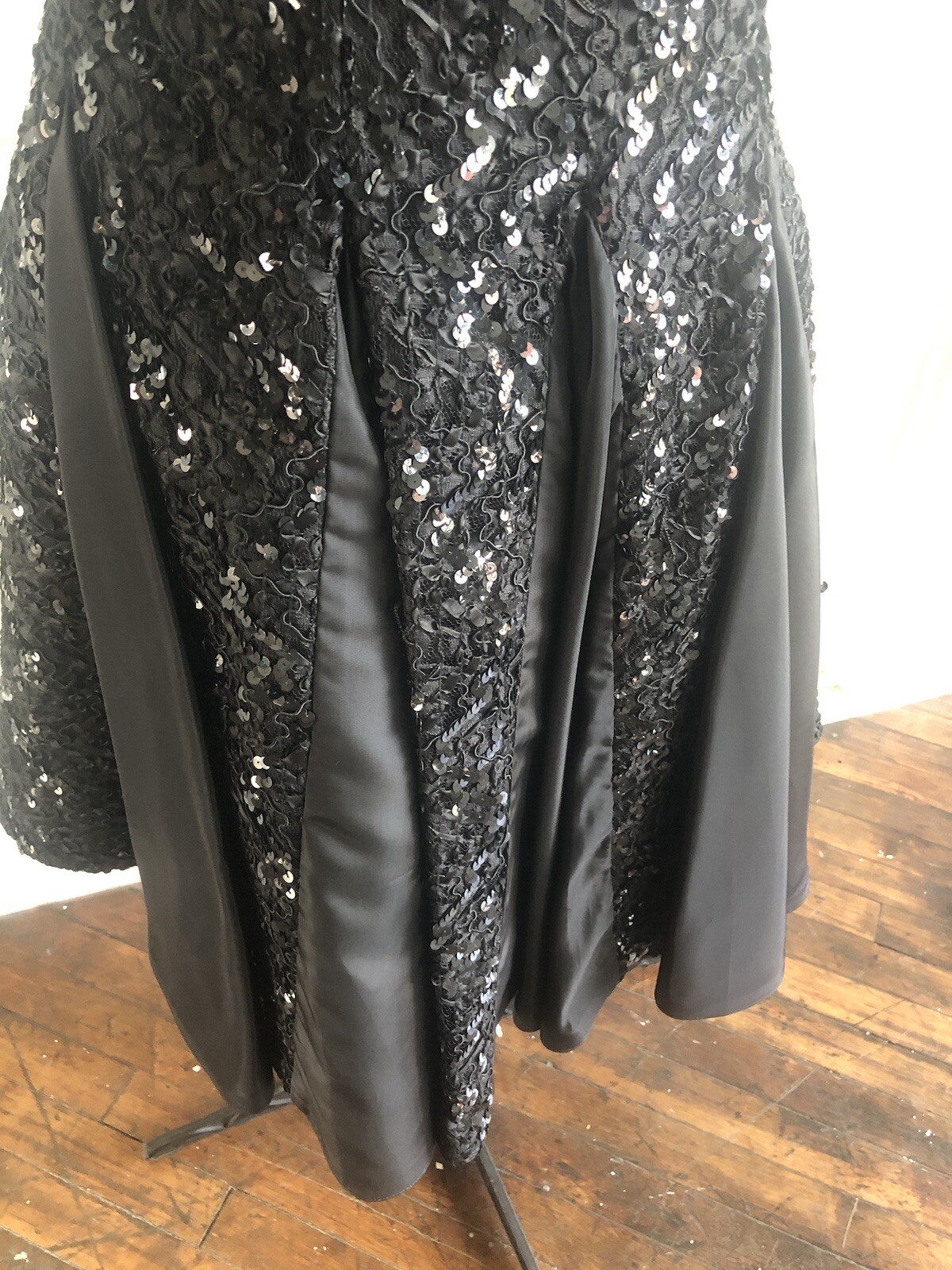 Elegant 1980’s Black Sequin & Ribbon Strapless Dress, XS/S