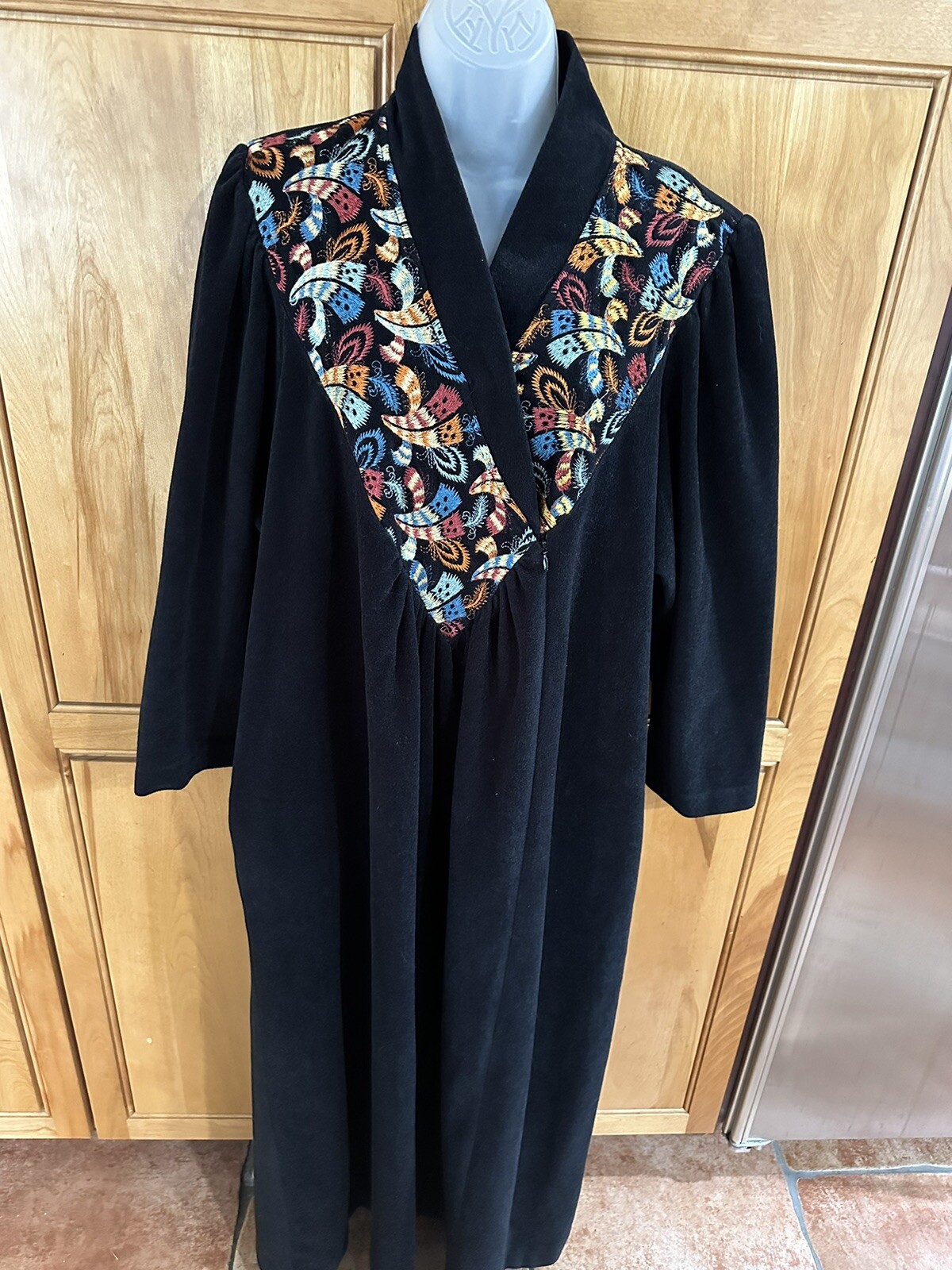 Vintage Vanity Fair L Tall 56” Black Embroidered Velour Zip Robe Shawl Collar