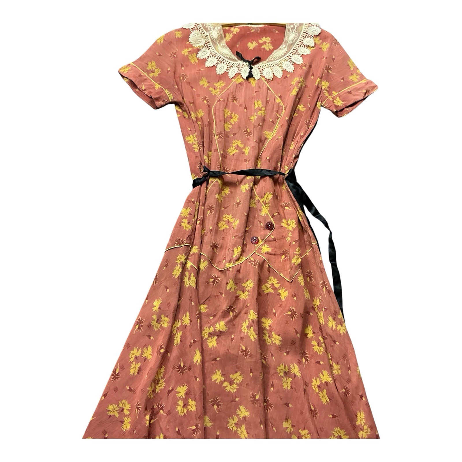 Vintage 1930s/ 40s rust orange floral print lace trim collar belted day dress