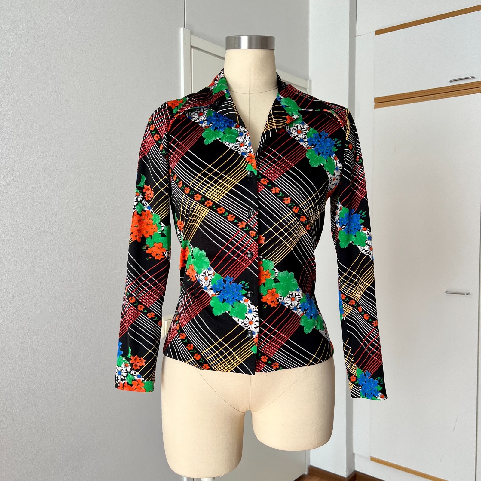 1970s Floral Dagger Collar Shirt Long Sleeves Button Front Psychedelic Blouse 40