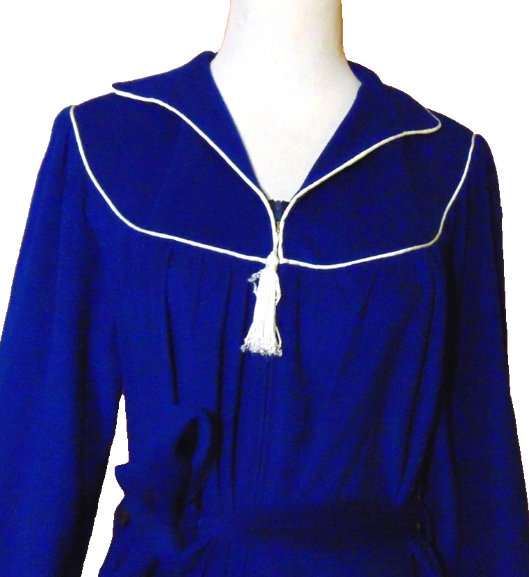 VINTAGE CARRIAGE COURT WOMENS FLEECE NIGHT GOWN,ROBE,SLEEPWEAR,BELT,LOUNGE~12/14