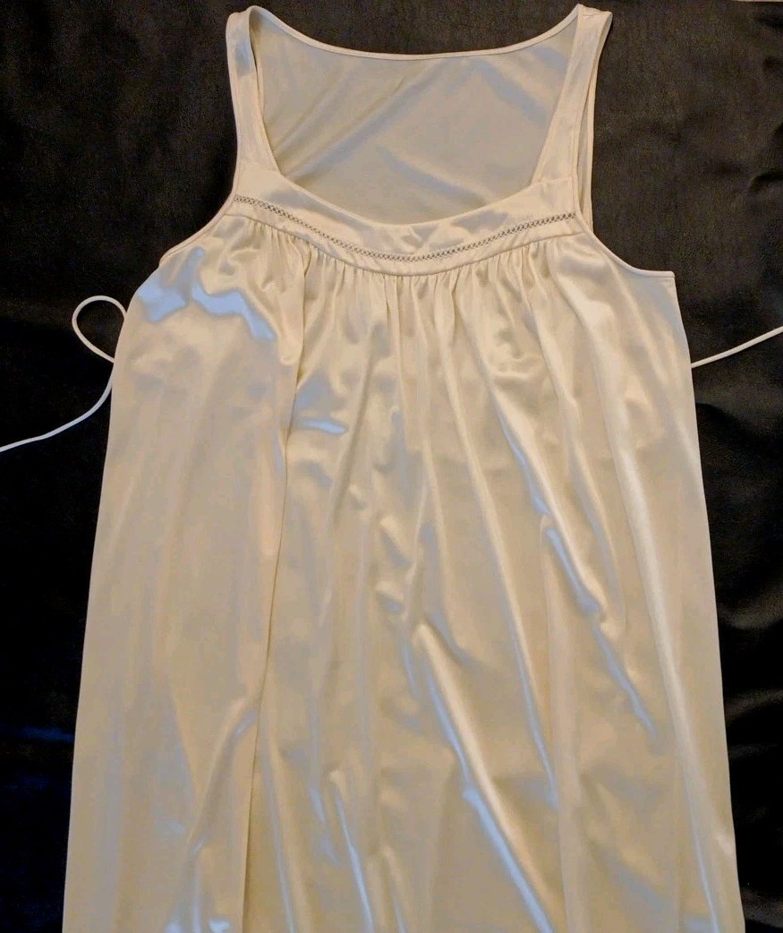 Vtg JC Penney Long Glamorous Cream Yellow Nylon Night Gown Sleeveless Dress