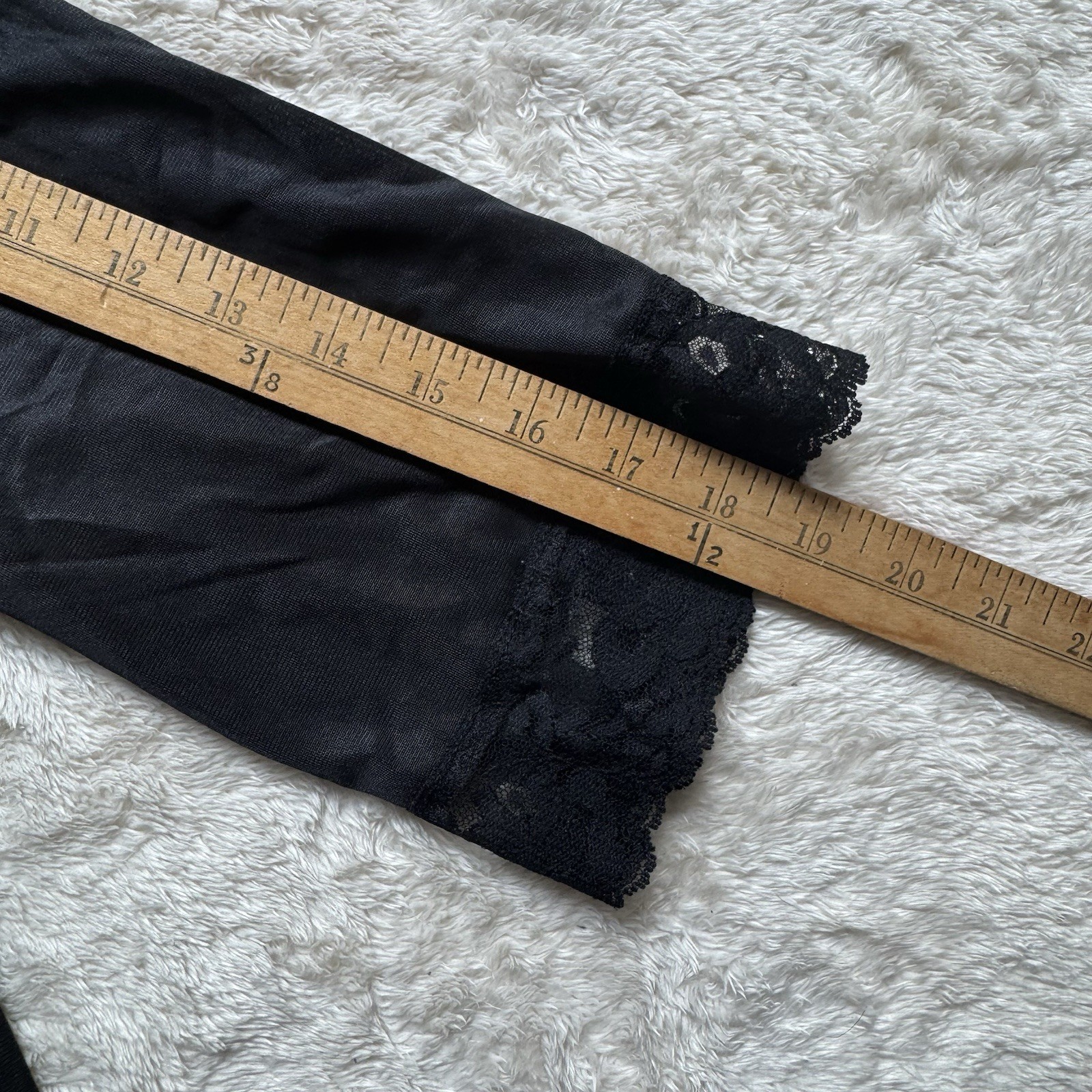 Taryn Alexander Vintage Black Long Lace Trim Nylon Nightgown Robe. Sz M