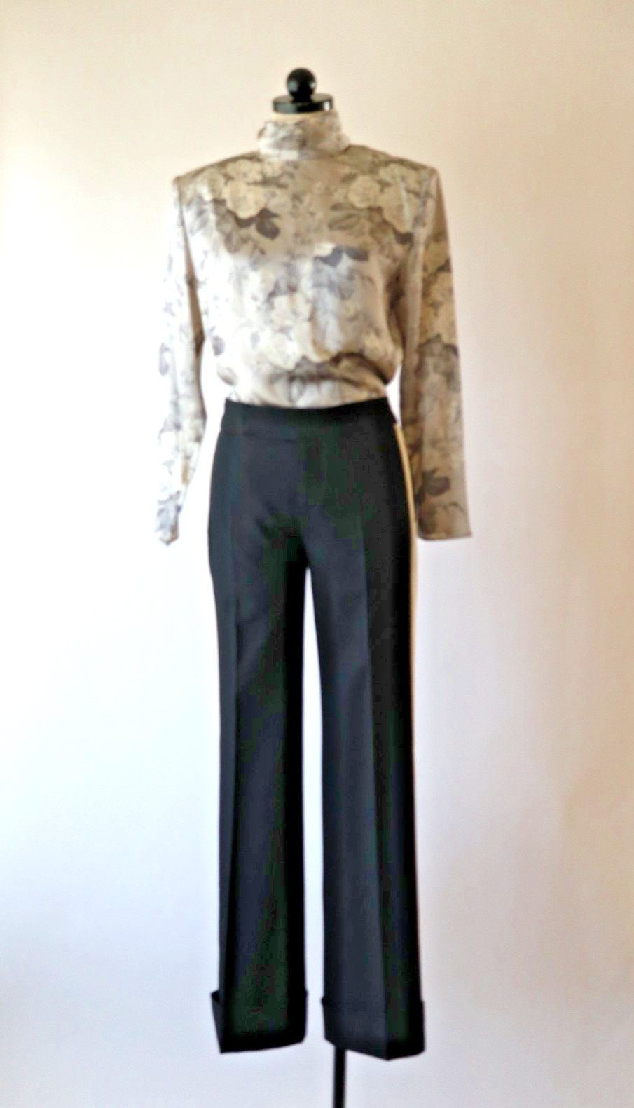 90s Vtg Basile Italy Gray Silk Charmeuse Rose Floral Print Blouse Top Women M L
