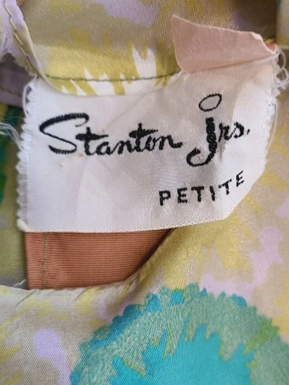 VINTAGE 50s STANTON JR’S PETITE MID-CENTURY PRINT DRESS PLEATED SILK-LIKE sz 11