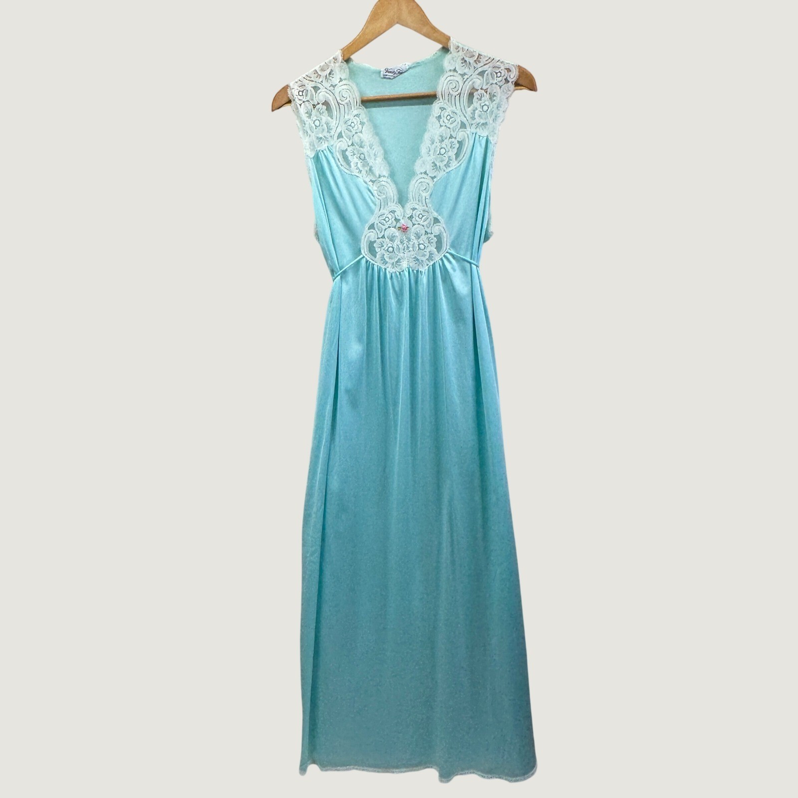 Vanity Fair Nightgown Large Blue Vintage Lace Coquette Ethereal Sleepwear Gown