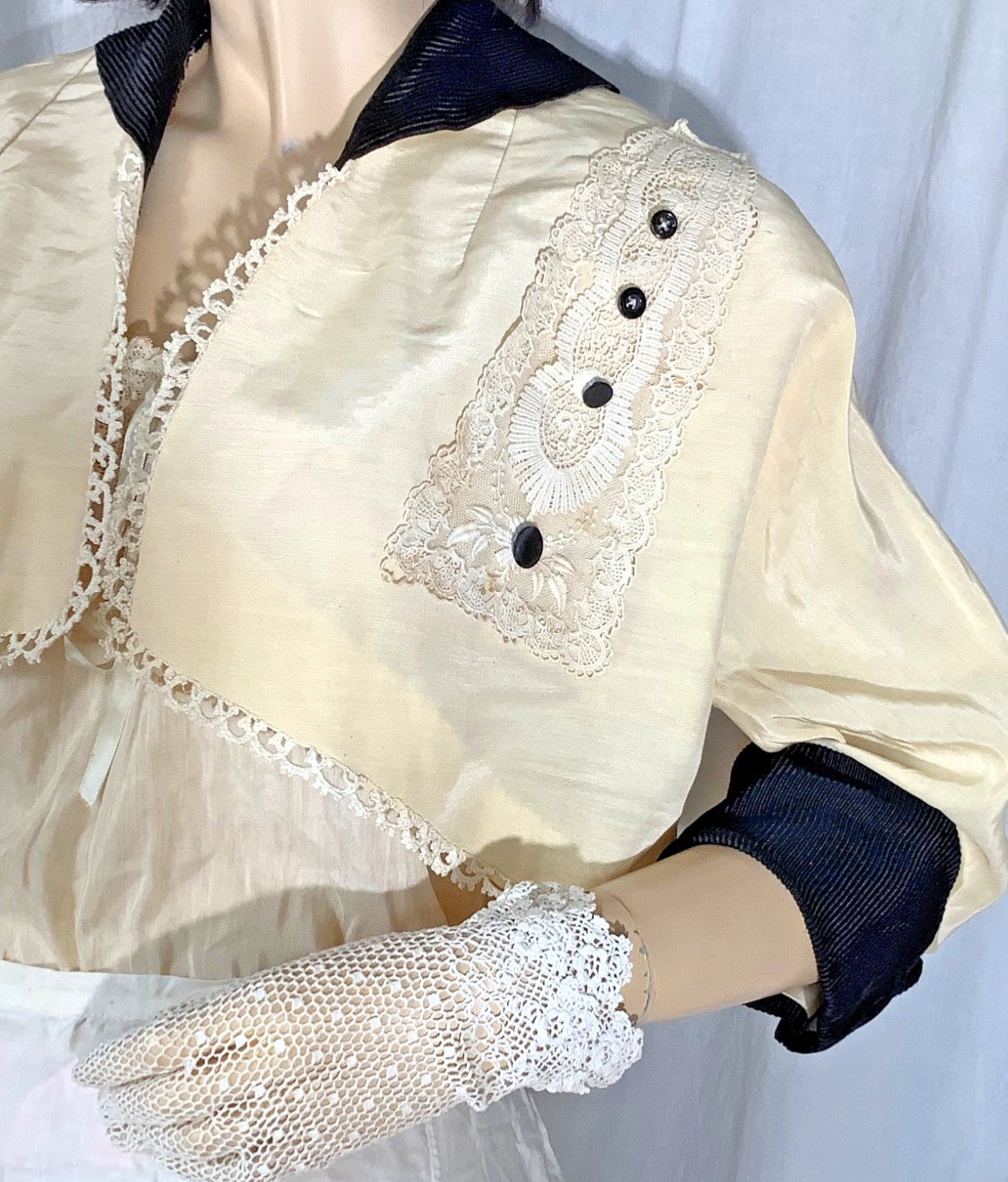 antique Edwardian jacket Bolero ivory Spencer lace trim 3/4 sleeve M cuff Faille
