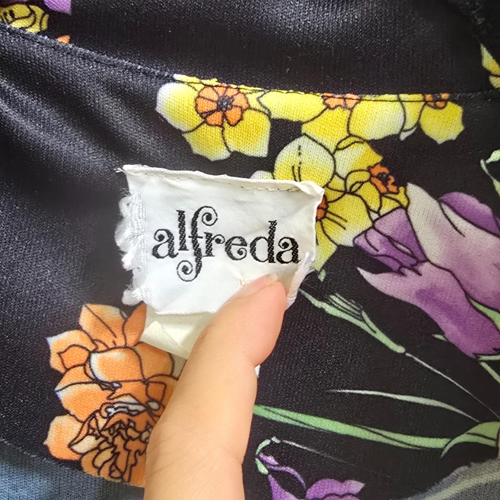 Vintage 70s Black Floral Tie Front Dagger Point Collar Women’s Top Alfreda 0024