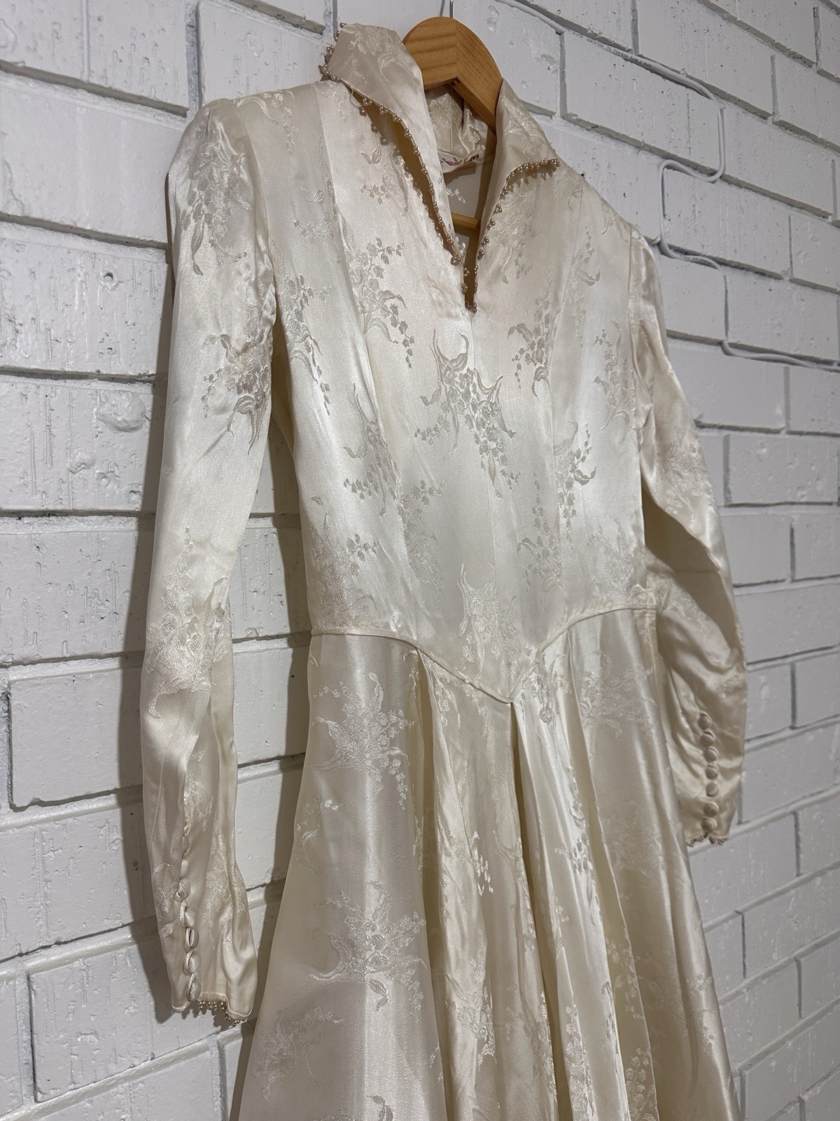 Vintage 1950s Sz 6 – 8 Edwardian Revival Satin Long Sleeves Wedding Dress Collar