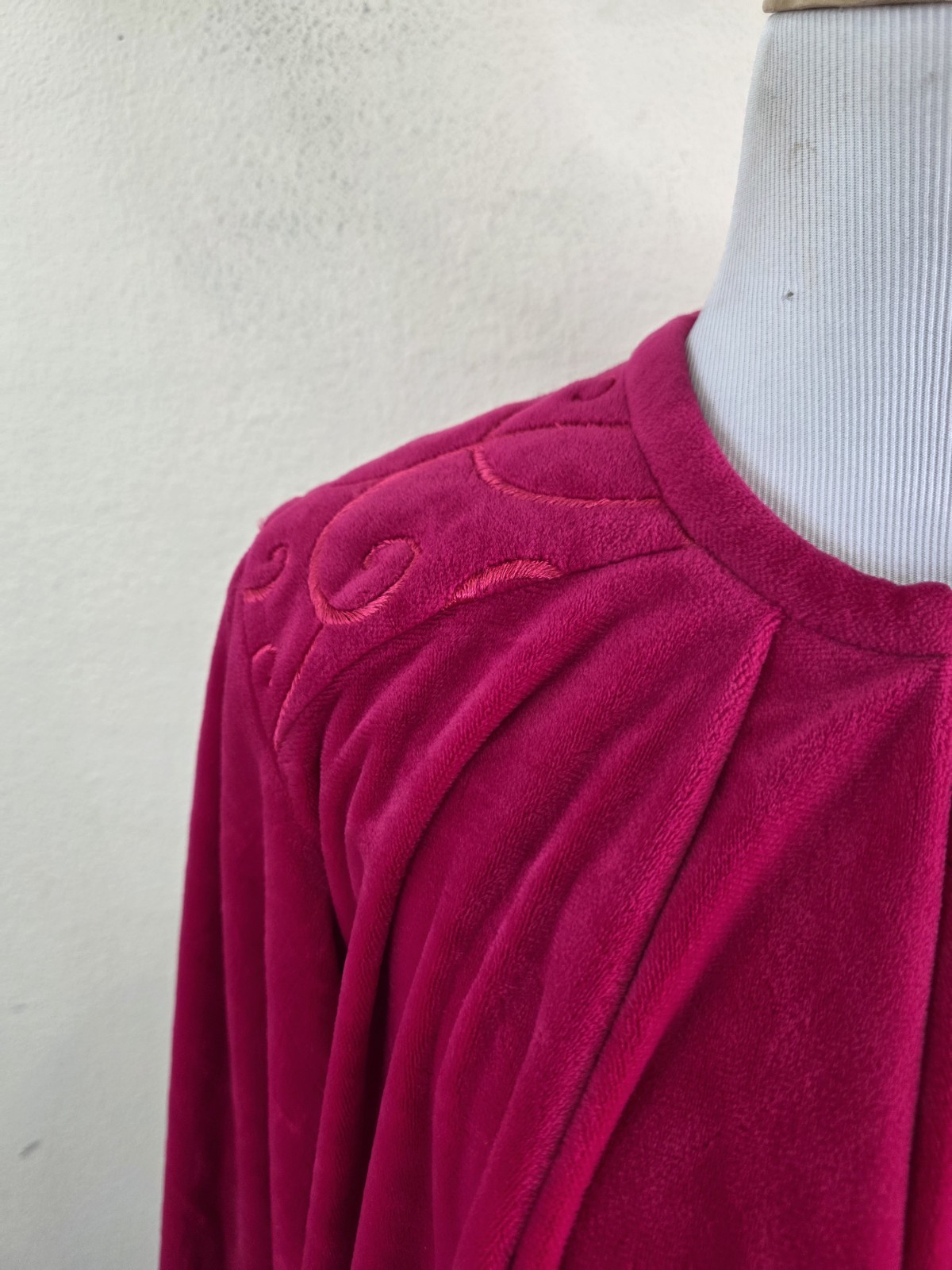 Diamond Tea Women’s Magenta Pink Velour Zip Up Robe Size Medium Petite