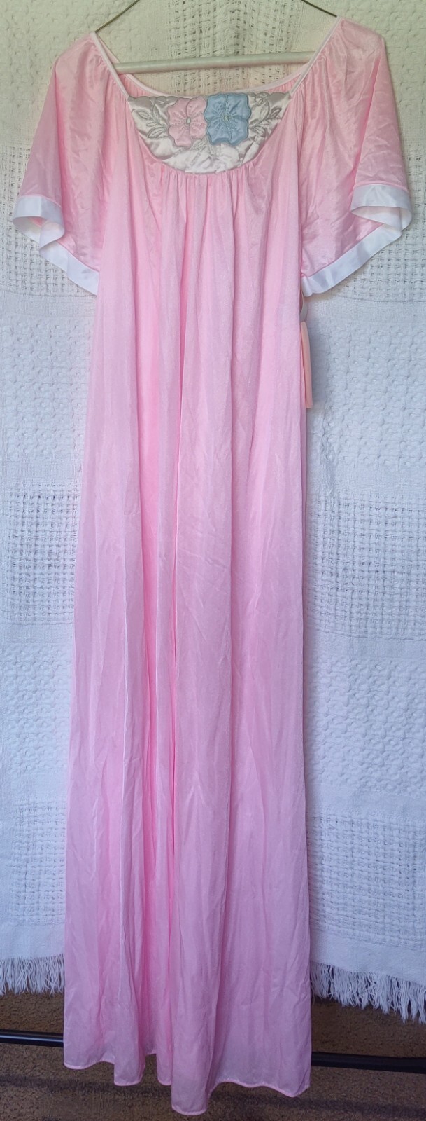 Secret Accents W/Tag Vintage Nightgown 1980’s Era Made In USA Nylon Pink Floral