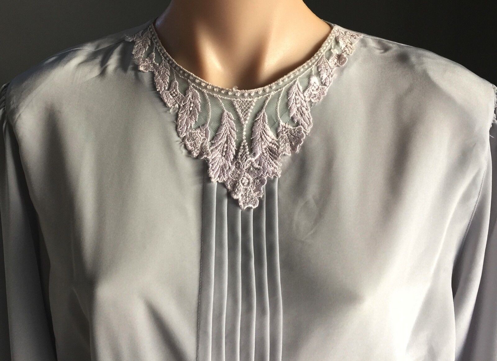DAVID JONES EXCLUSIVE Top Dove Grey Long Sleeve PINK BUTTONS Blouse Lace Size 10