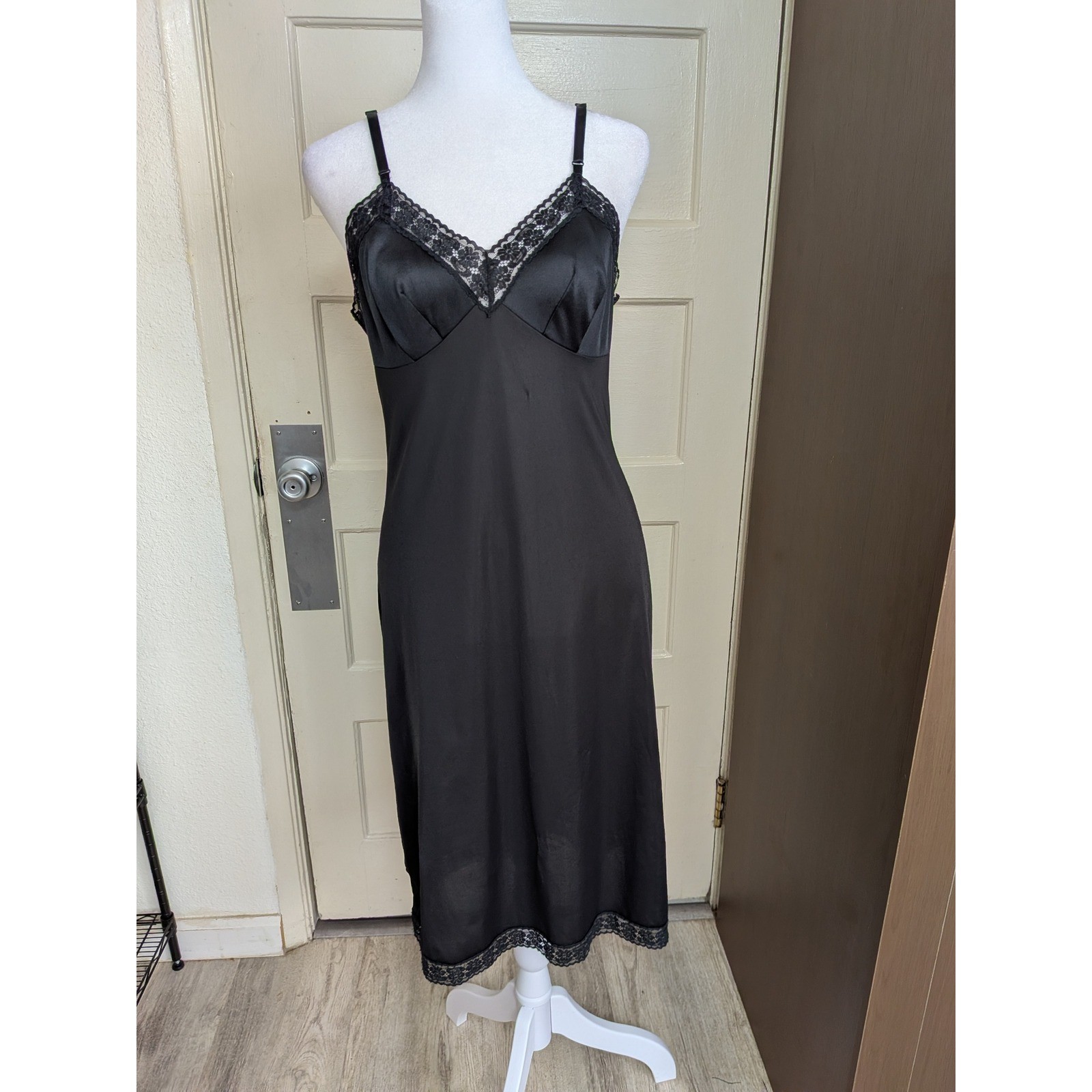 Vanity Fair Vintage Black Lace Trim Antron III Nylon Slip Dress Size 32L/Small