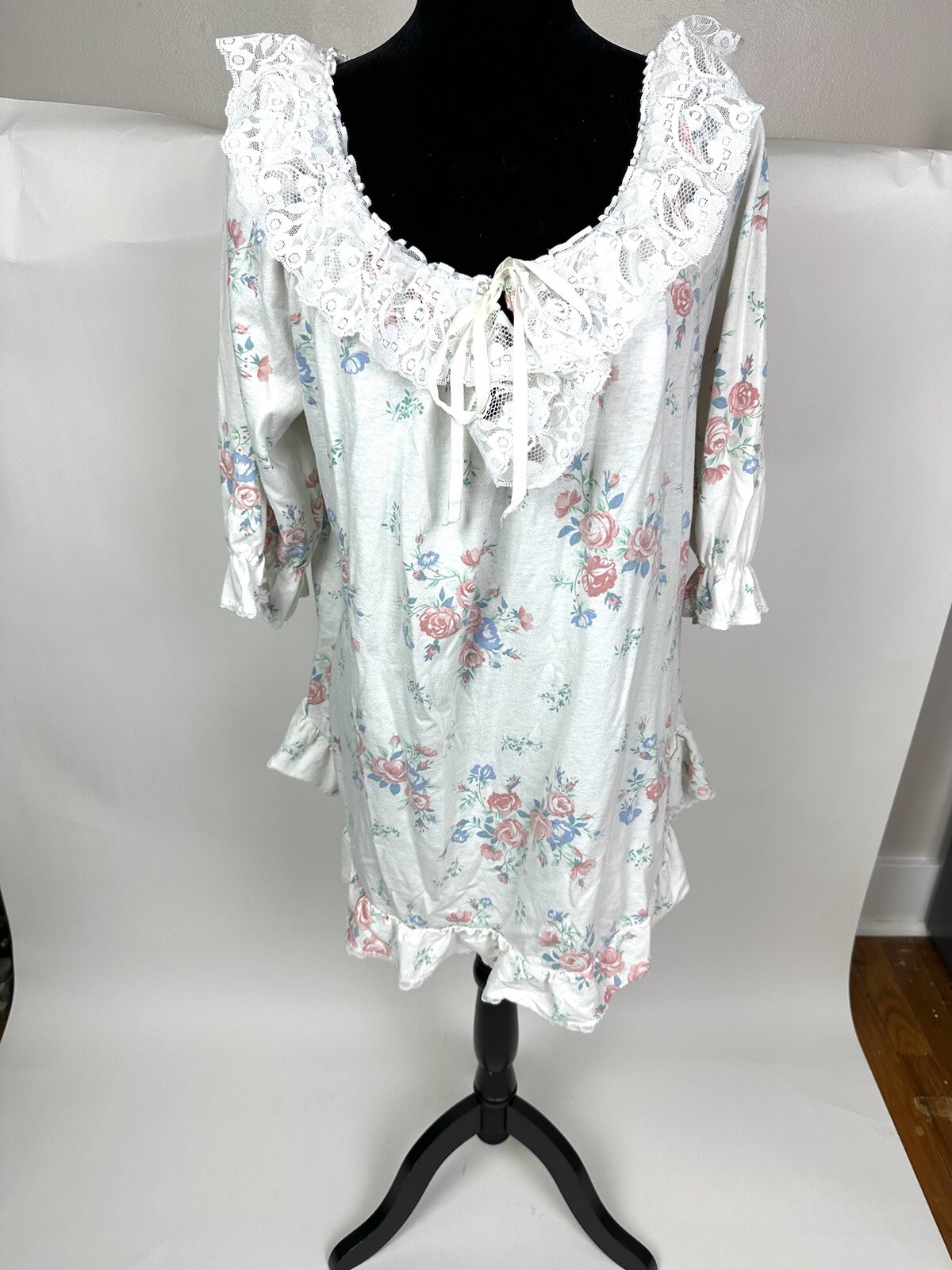 Vintage 80s Spotlight Floral Nightgown