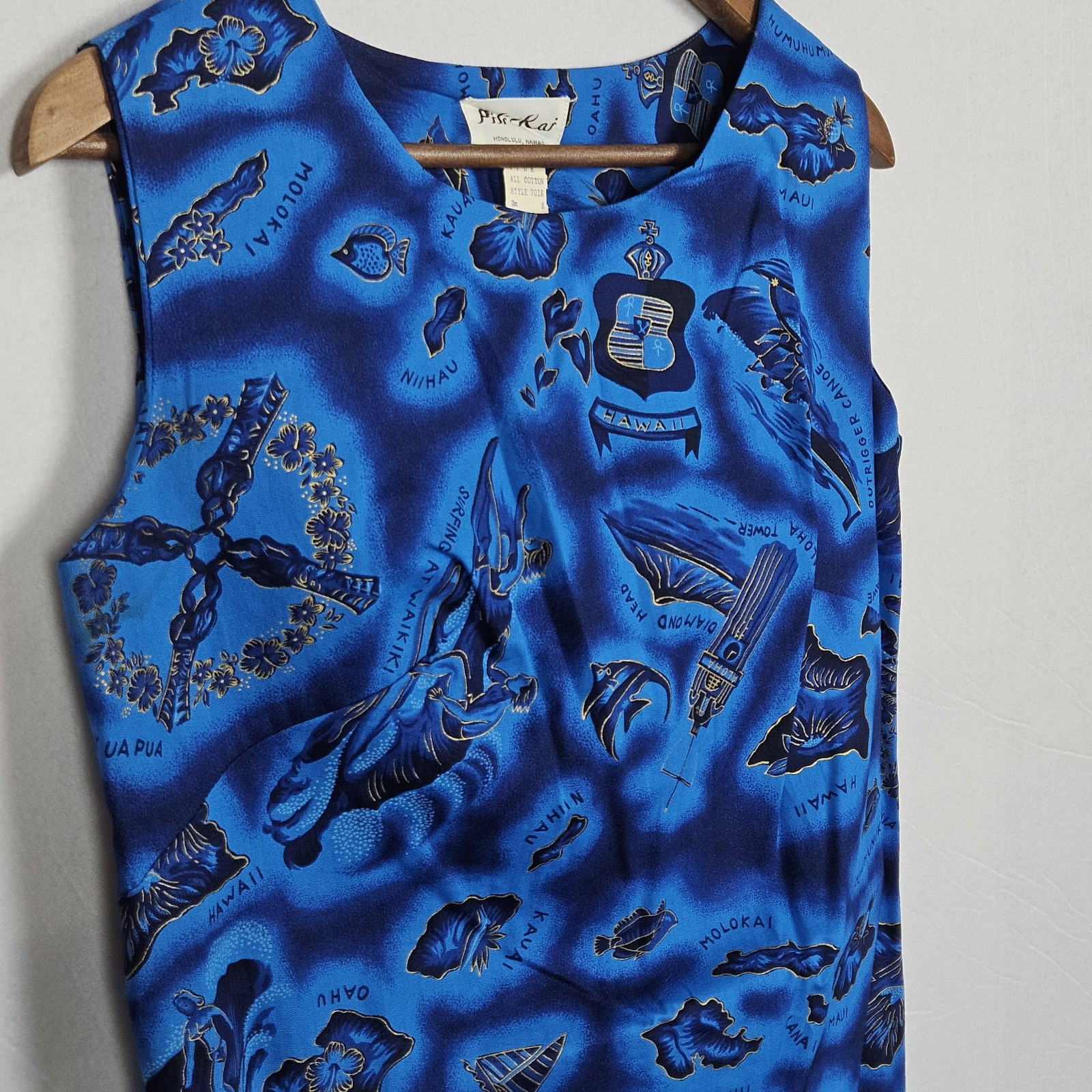 1960s Vintage Pili Kai Honolulu Hawaii Novelty Tiki Oasis Hawaiian dress Muu Muu