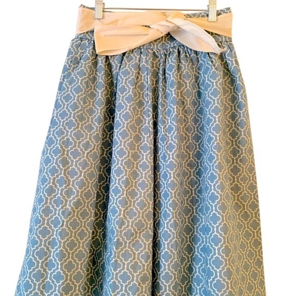 HEARTBREAKER. Teal/White Skirt with band. Size Sml. 90s Style.