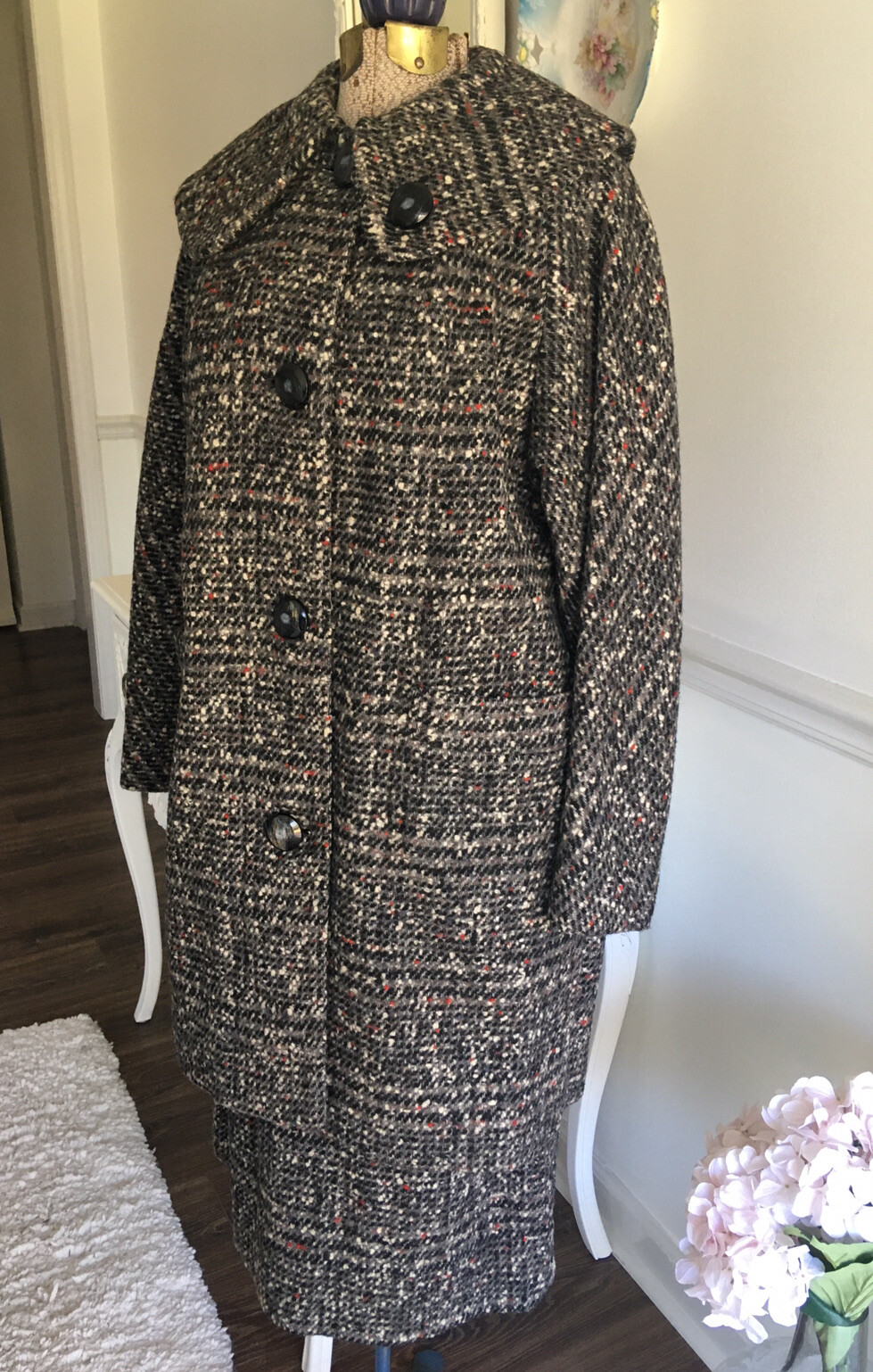 Vintage 1950s 60s Chunky BLACK & White Wool TWEED Coat and Skirt SET Plush LINED