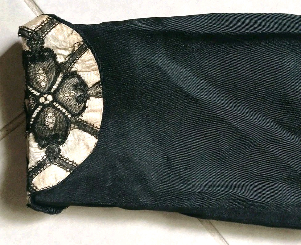 ANTIQUE VICTORIAN BLOUSE JACKET HANDMADE LACE BEAD HIGH NECK METAL TOP HOOKS BLK
