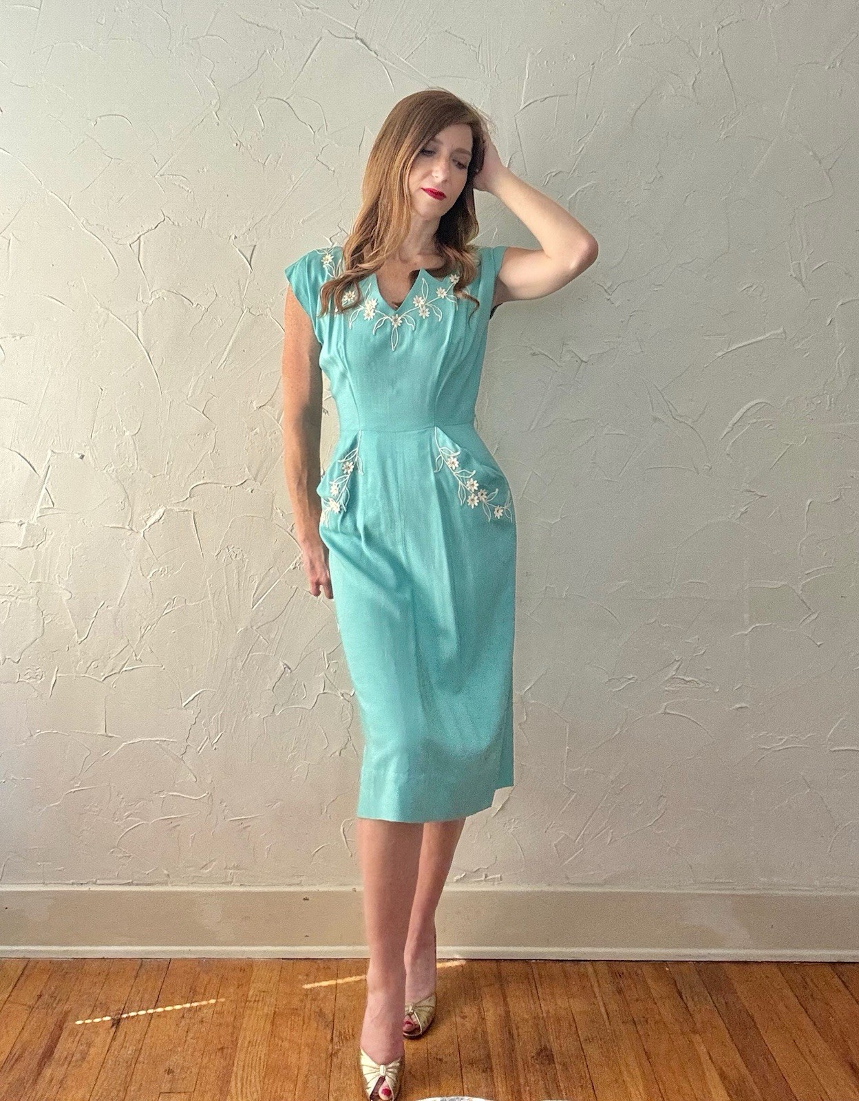 VTG 1950s Lilli Diamond Aqua Blue Jagged Neckline Atomic Floral Embroidery Linen