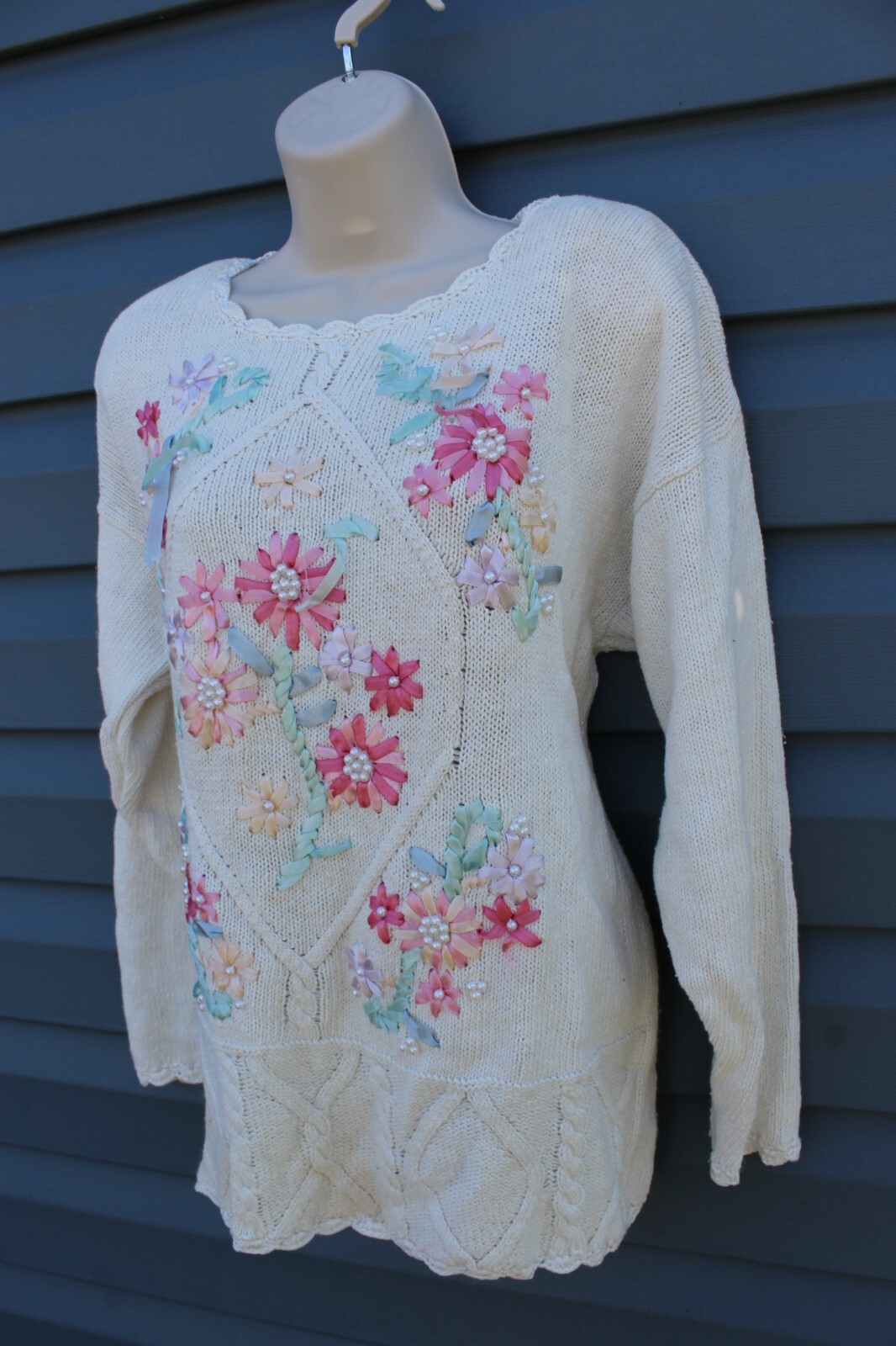 Vintage Sweater Womens Size M Beaded Ribbon Floral Embellished Garden Cervelle