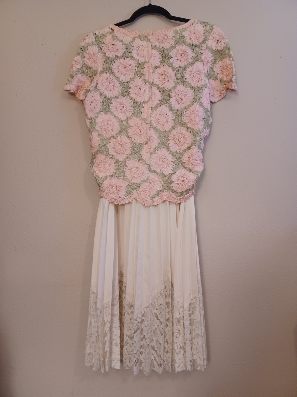 SALE! ​RARE Vintage 50s Frances Henaghan Matching Floral 3D Ribbon Skirt/Top Set
