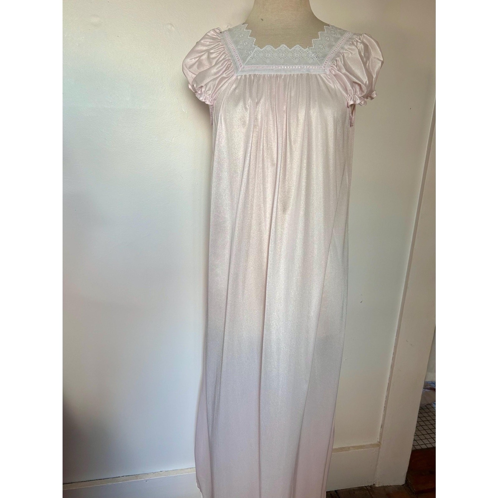 60s pink peignoir set nylon negligee set nightgown robe lingerie lace trim