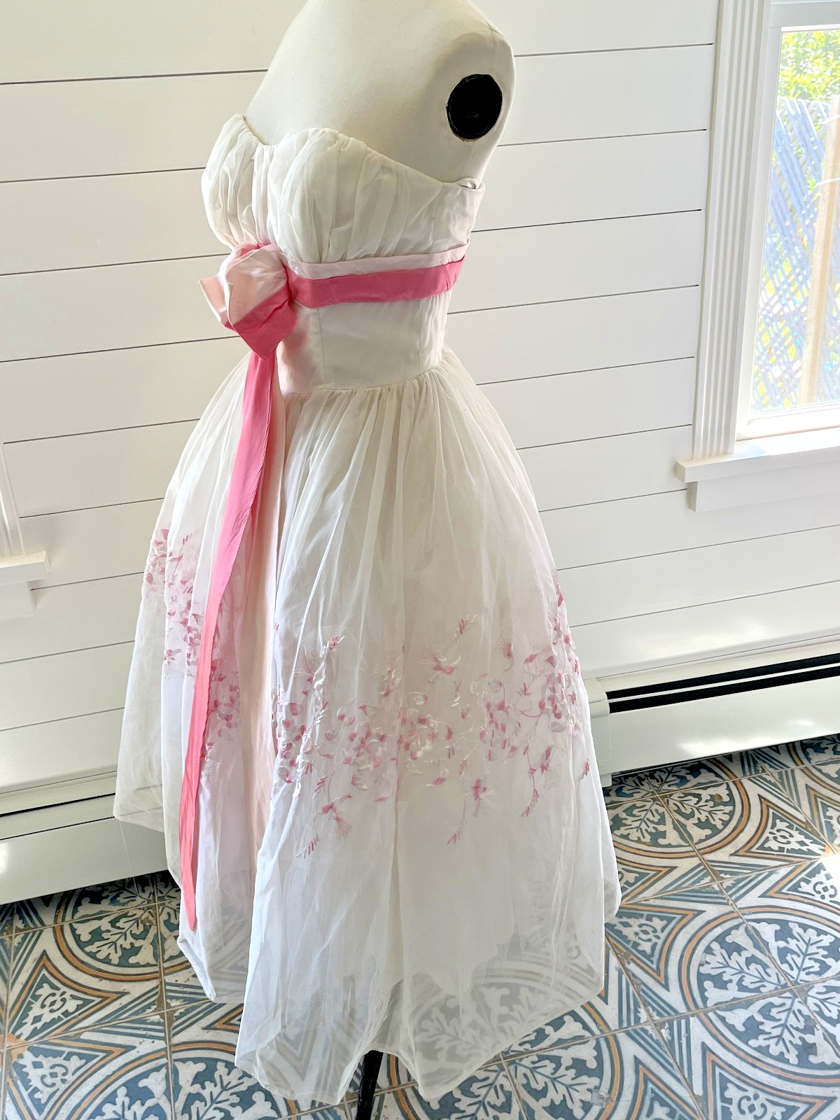 Vintage 1950s / 60s White Tulle Party Dress | Fairycore Prom Gown | Tea Party XS