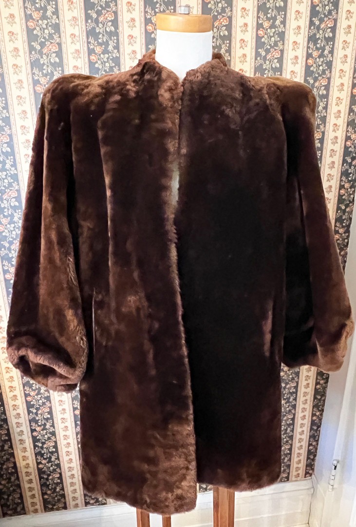 Vintage Stylish 1940s Genuine Sheared Lamb Mouton Coat with Separate Mink Collar