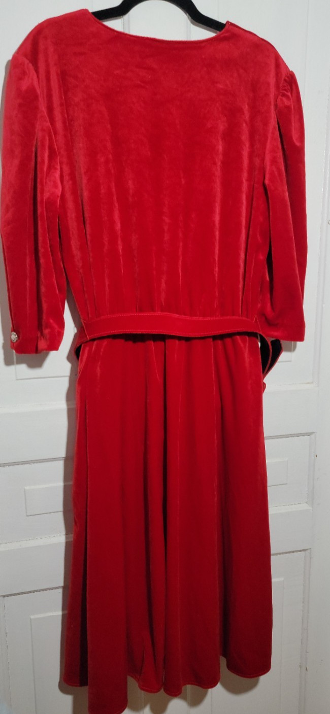 Y2K VTG Red Velour Midi Dress Belted Pockets Scalloped Neck Size 16 Button Front