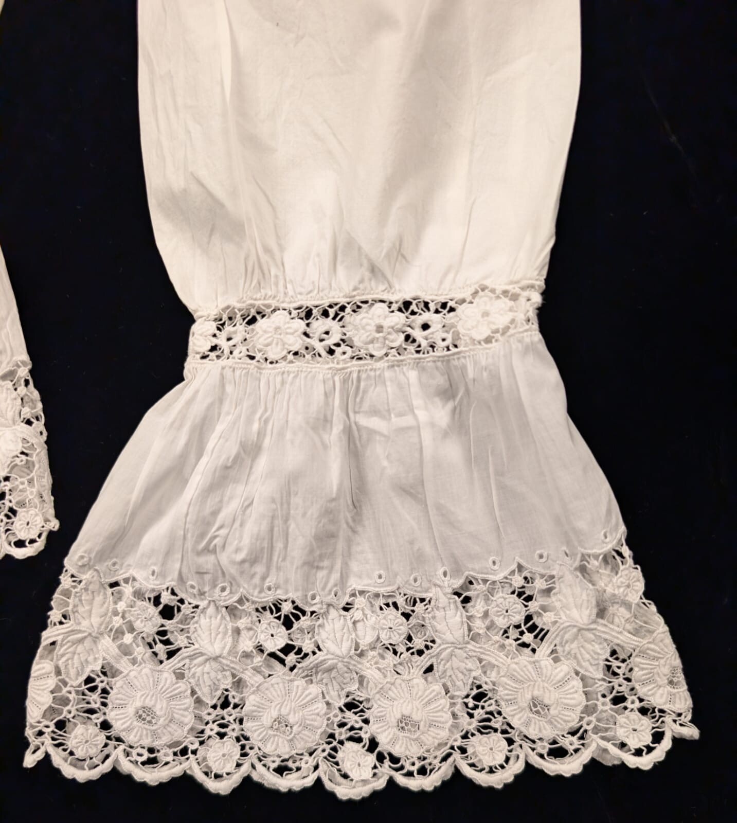 CIVIL WAR ERA 1850’S HAND EMBROIDERED WHITE UNDERSLEEVES FOR DRESS W FLORALS