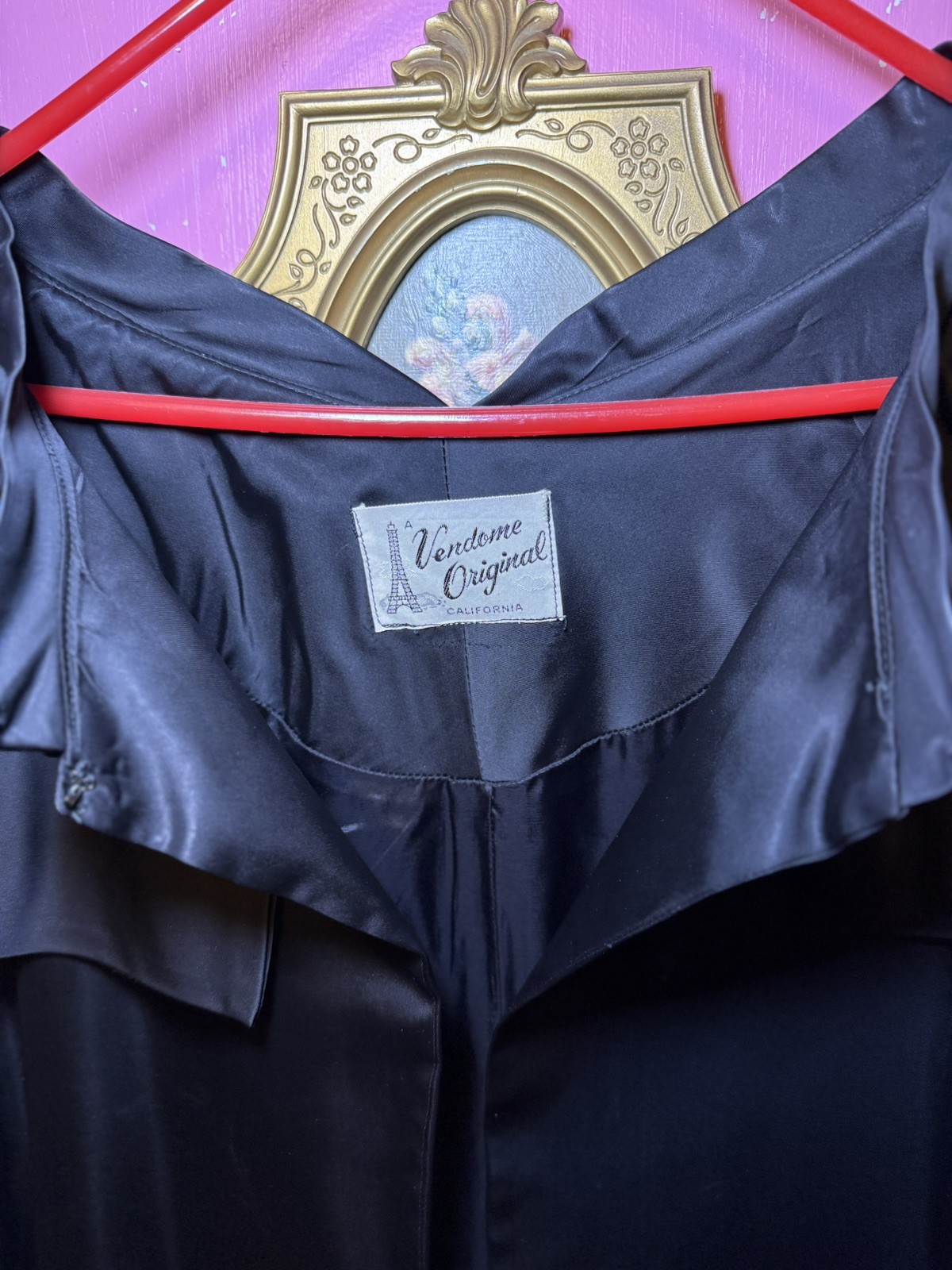 Deadstock Vintage 1950’s Vendom Original California Black satin w ruffle collar
