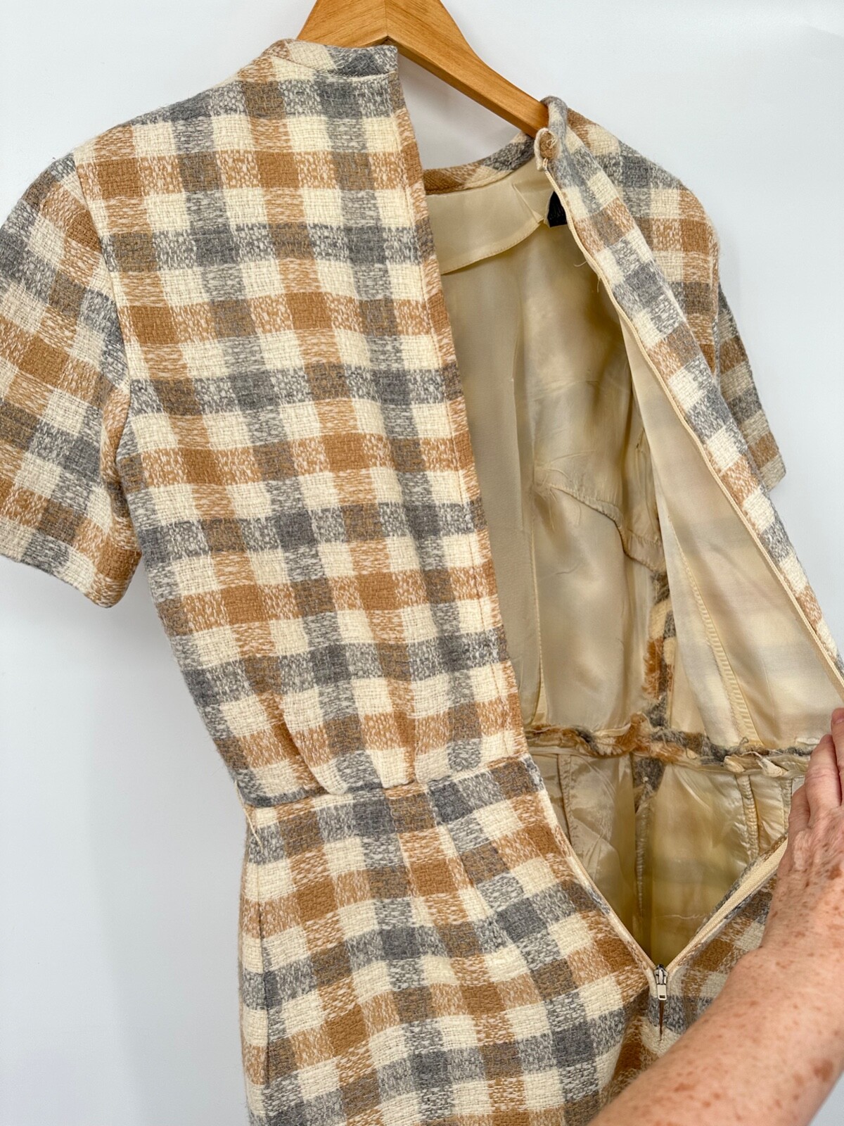 Vintage 60’s / 70’s Parade NY Women’s Bouclé Sheath Dress Bias Plaid Size S/M