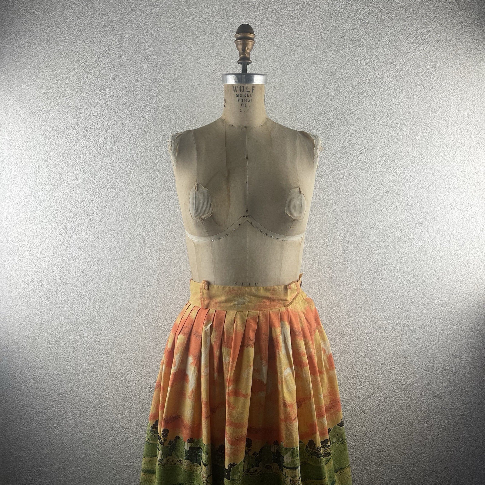 Vintage l 50s S Millworth Vista Novelty Fabric Border Print Farm Land Full Skirt