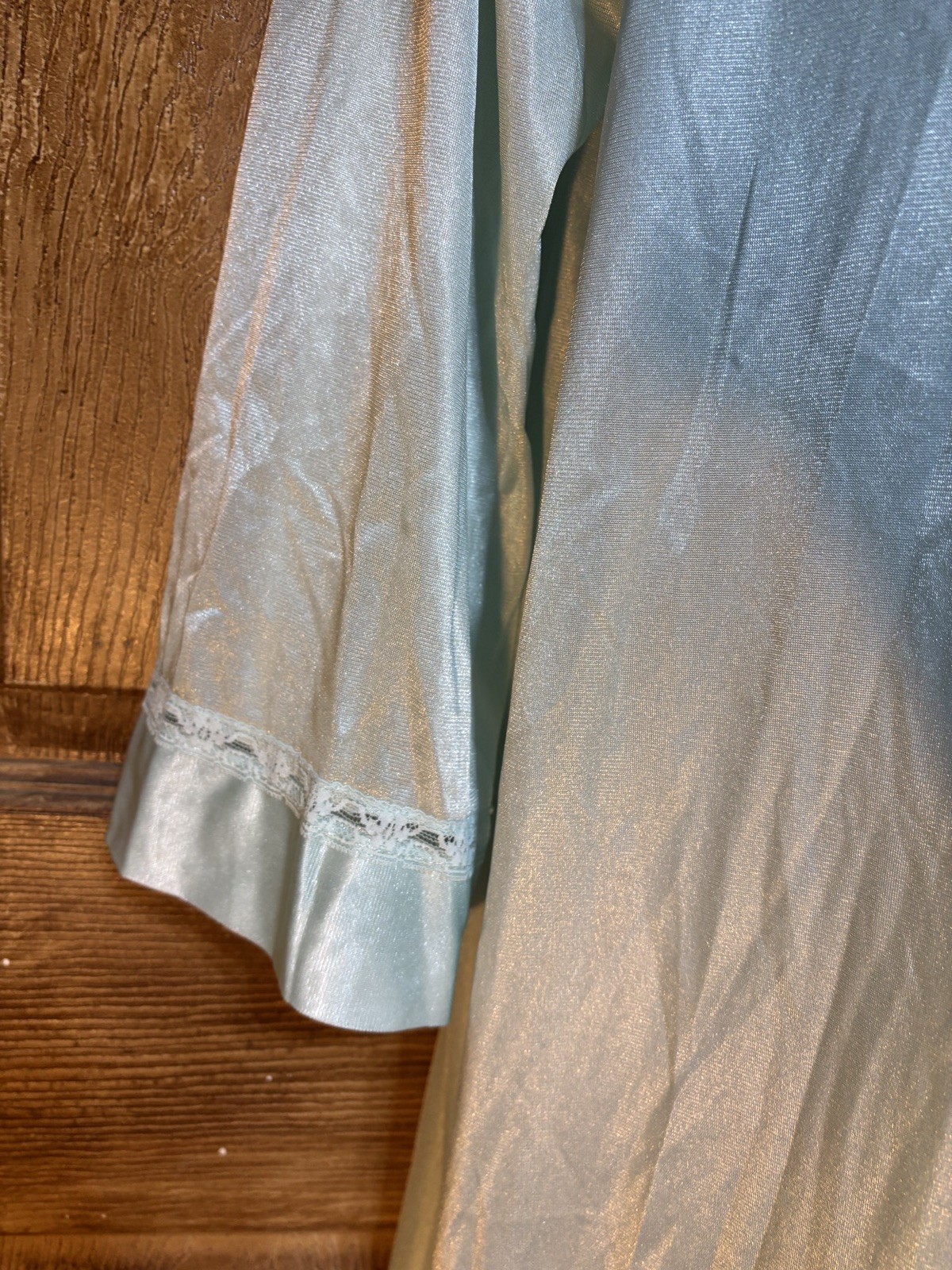 VTG Sears Mint Green Embroidered Flowers Silky Robe Size Small 32-34 READ USA
