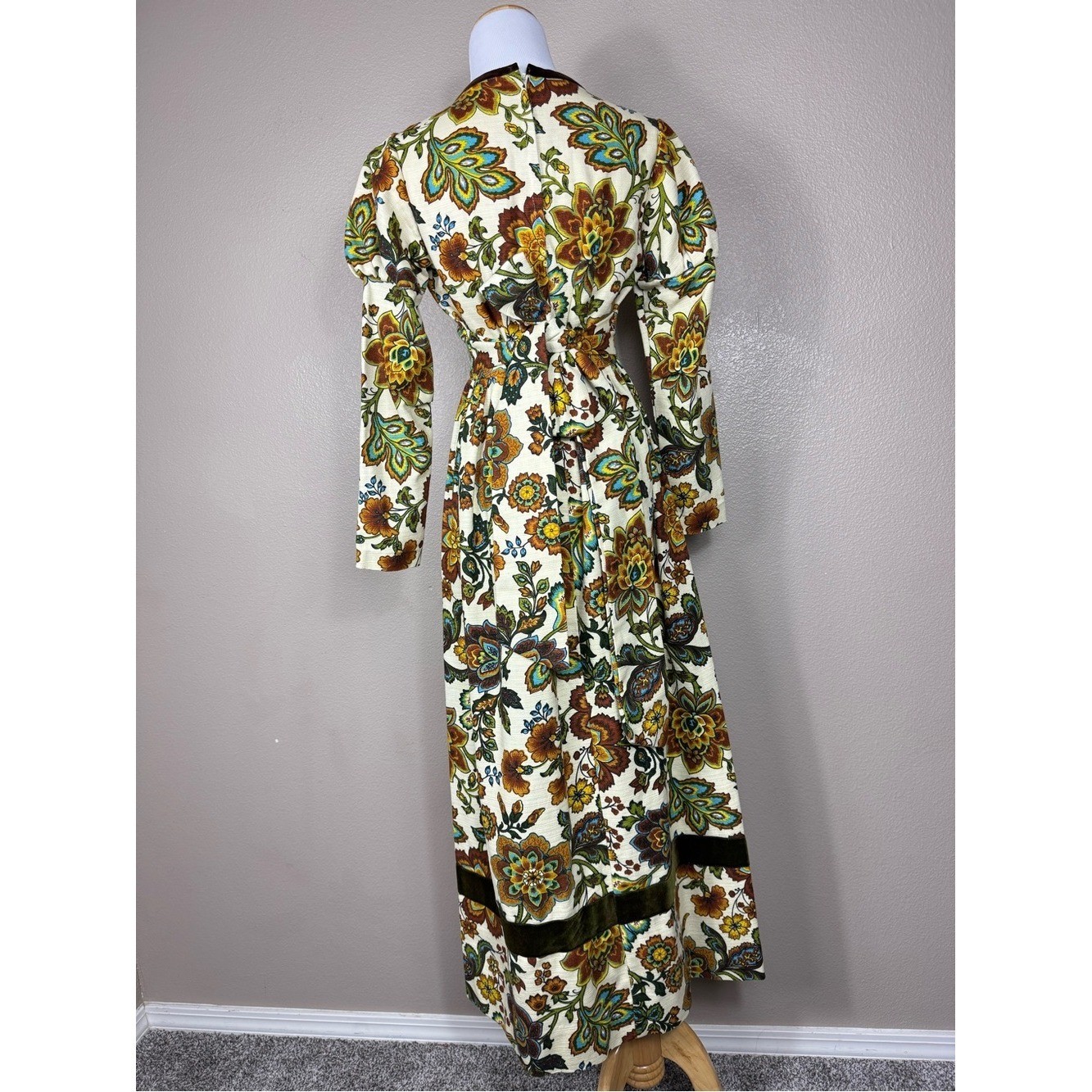 California Charmer 60’s Regency Tapestry Fabric Prairie Dress